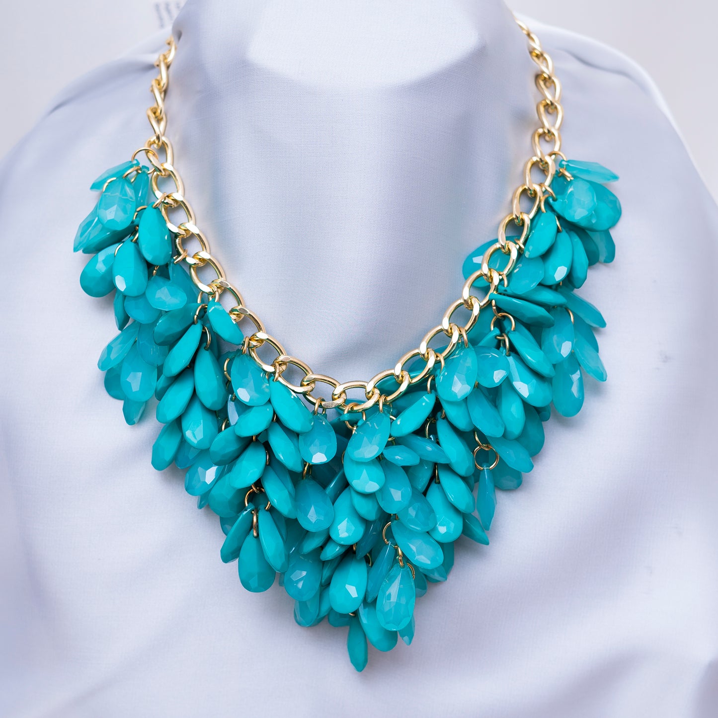 Cyan Leaves Necklace